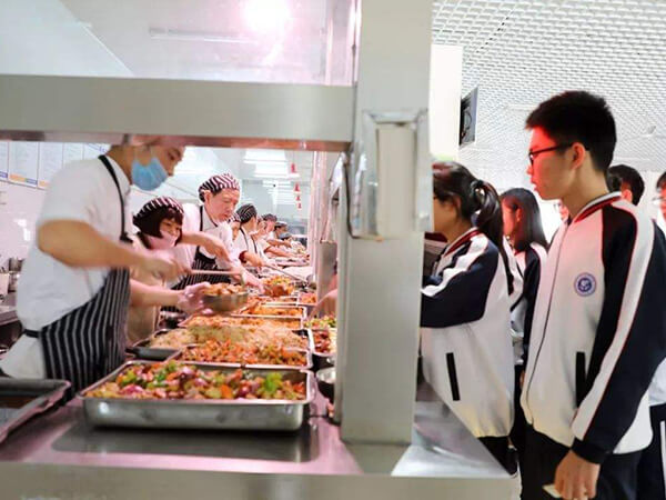 食堂承包：怎么注重食品安全，吃上放心飯菜？